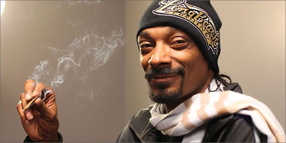 Snoop Dogg smoking Leafs by Snoop