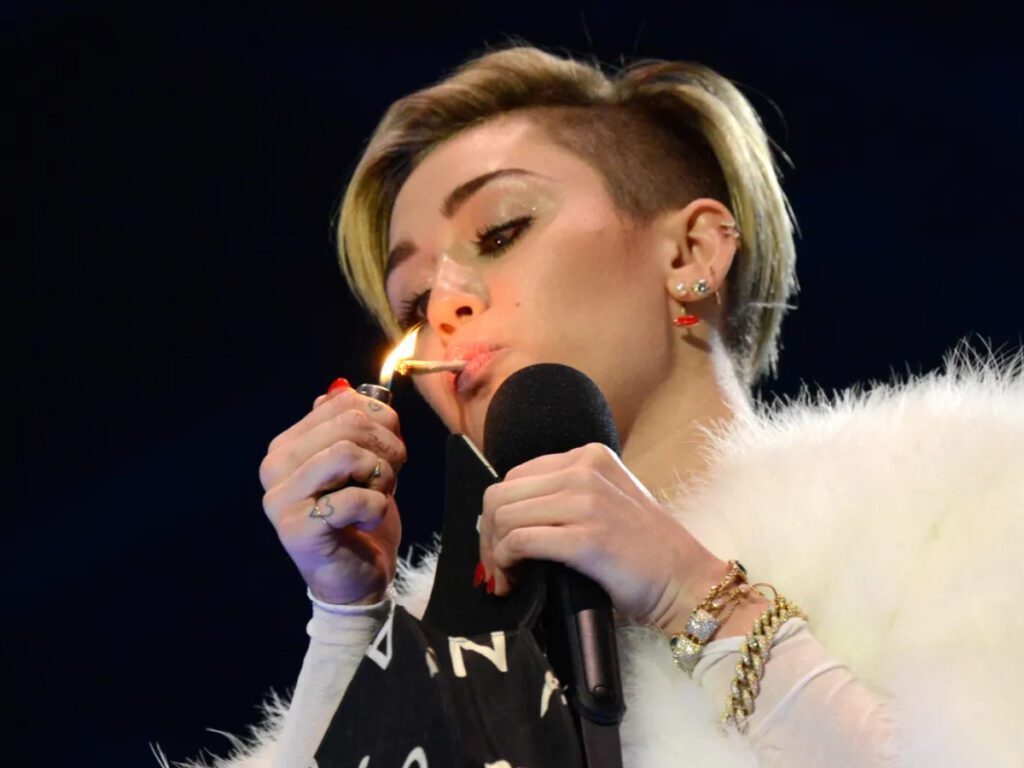 Miley Cyrus smoking cannabis